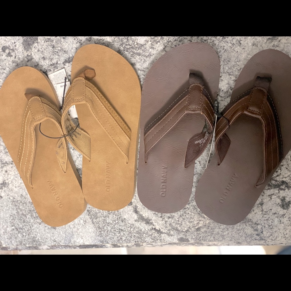NWT Old Navy boys flip flops, set of 2